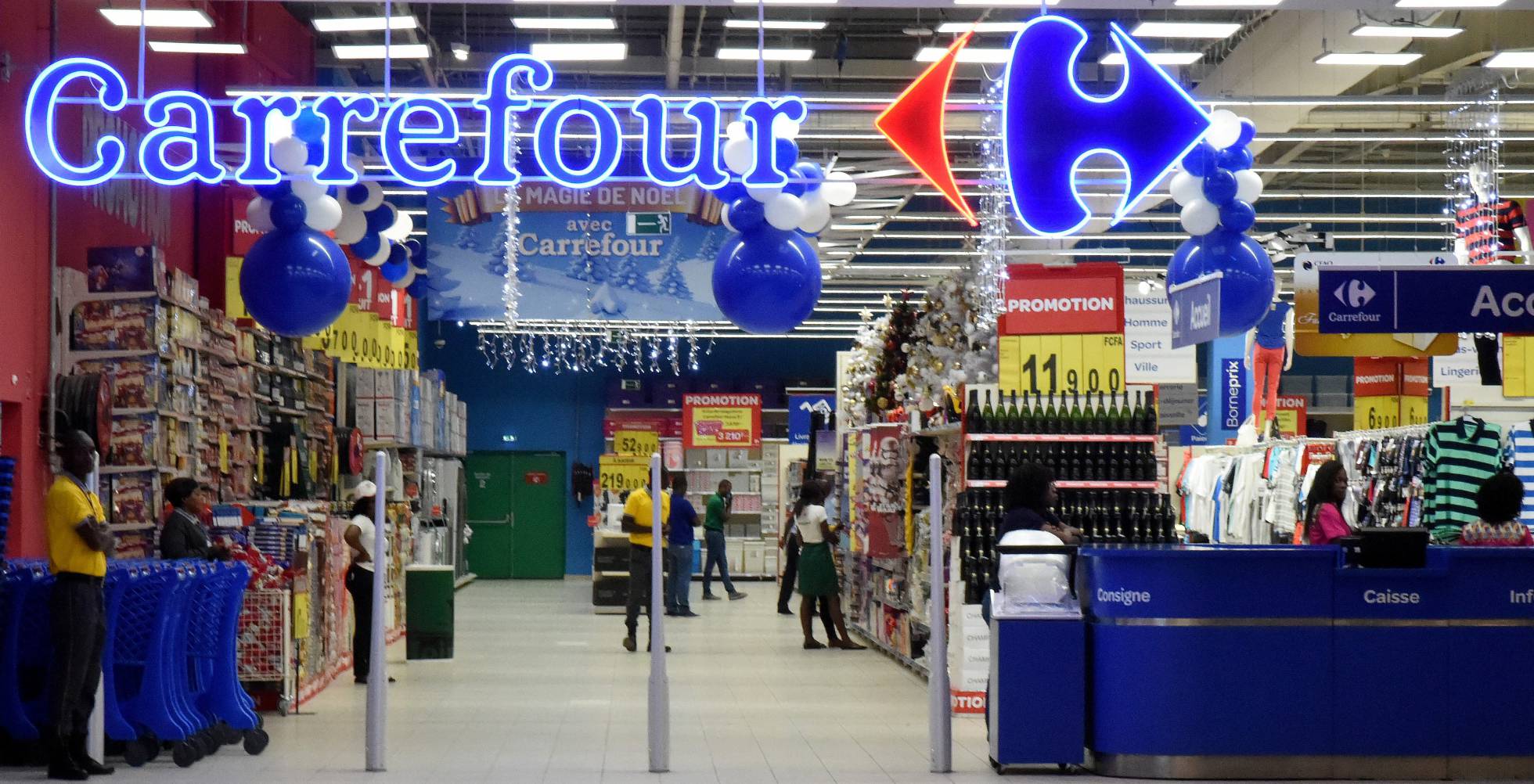 Amundi pone a la venta una cartera de hipermercados de Carrefour por 200 millones.