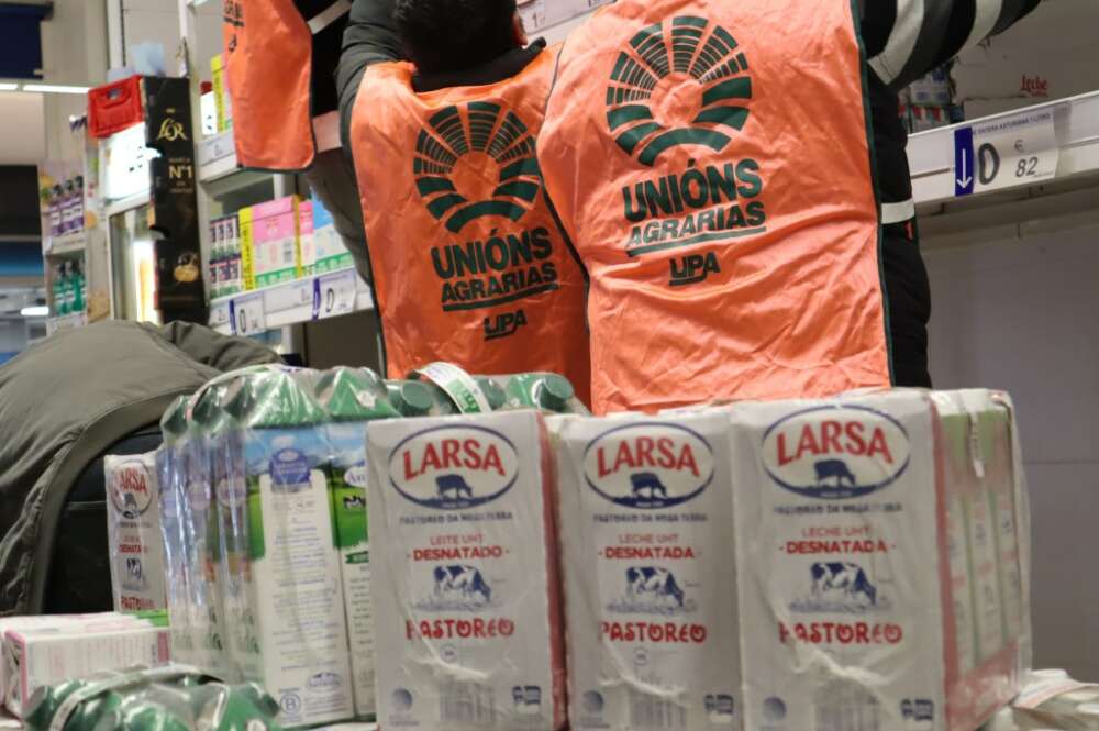 Los ganaderos prometen más boicots a Lactalis y Larsa .
