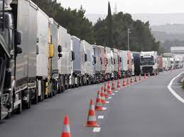 El gran consumo insta al diálogo para detener la huelga de transporte que llega en el «momento más inoportuno»