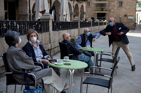El pan, el hielo o el suplemento de terraza: la OCU desvela las cosas por las que los bares no pueden cobrar sin avisar
