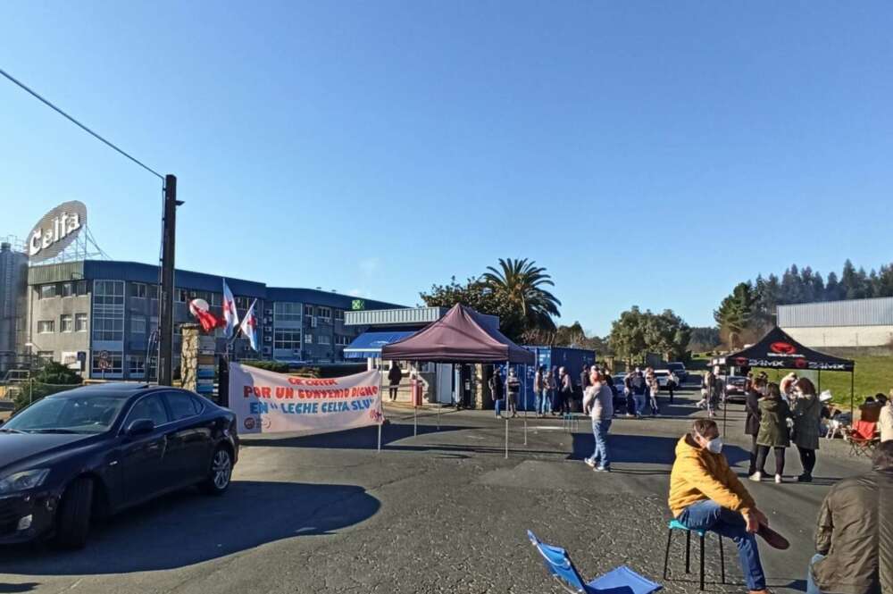 Demanda contra Leche Celta por desviar producción de Galicia a su fábrica de Santander