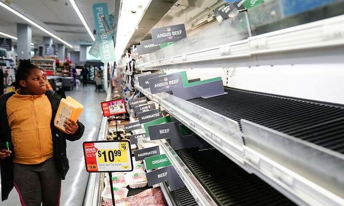 Ómicron machaca la crisis de suministros: miles de bajas laborales complican el abastecimiento