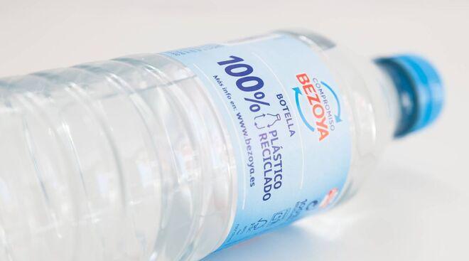 Bezoya cumple su objetivo: sus botellas son ya 100% plástico reciclado
