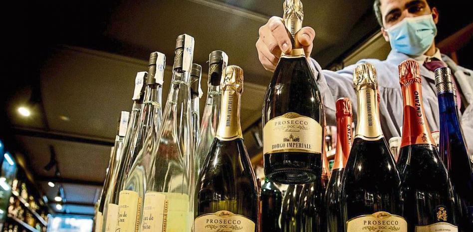 El boom del prosecco levanta ampollas en la tierra del cava