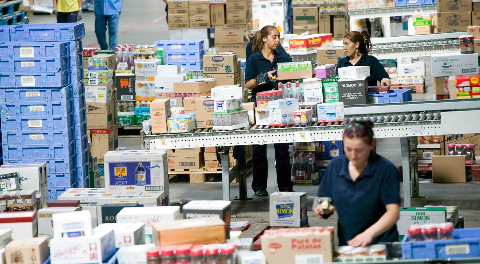 El Corte Inglés traspasa a 3.500 empleados y todos los activos logísticos a su nueva filial