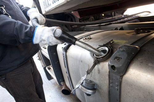Los transportistas dan la voz de alarma ante la subida descontrolada del gasóleo￼