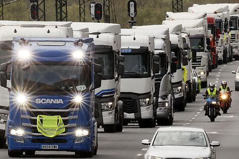 Huelga de los transportistas: claves para comprender por qué sigue en pie el paro a pesar de la ayuda al gasóleo