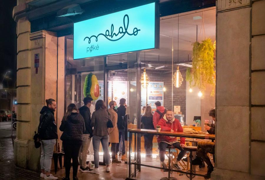 ​Mahalo Poké abre su primer restaurante en Barcelona ￼