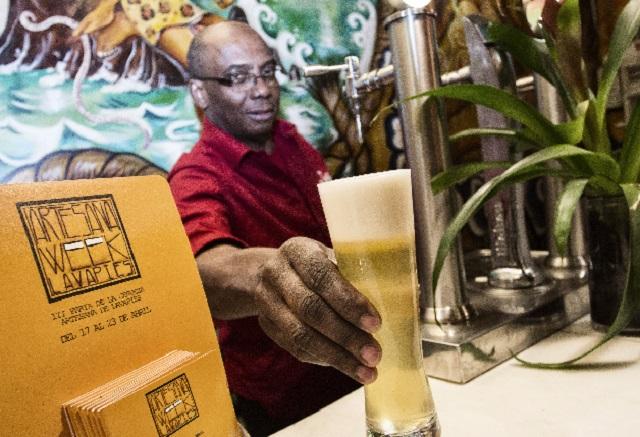 Lavapiés recupera su feria de la cerveza artesana dos años después, con 18 productores nacionales en 17 bares del barrio