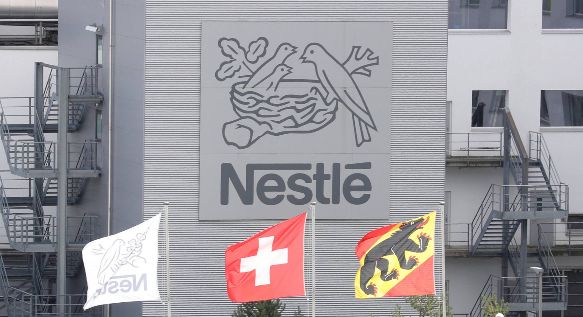 Nestlé logra su mejor primer trimestre desde 2010 tras subir los precios más de un 5%