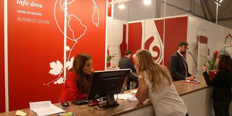 Los delegados de Fenavin destacan la buena reputación de los vinos españoles en el mundo￼