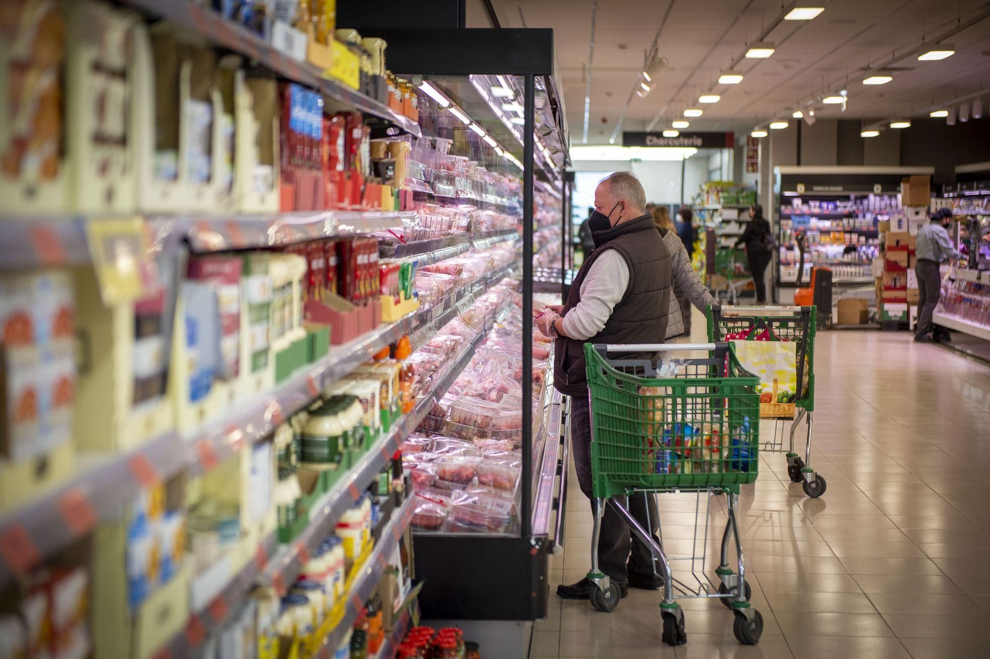 El coste de la energía y los alimentos dispara la inflación al 9,8%, su nivel más elevado desde 1985