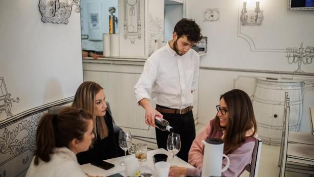 Una rebelión autonómica obliga a Sanidad a corregir su plan para reducir el consumo de alcohol