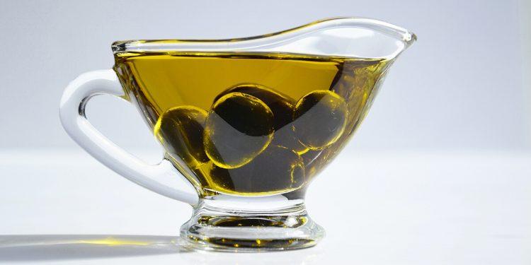 Las salidas de aceite de oliva logran en abril su segundo mejor mes de la actual campaña￼