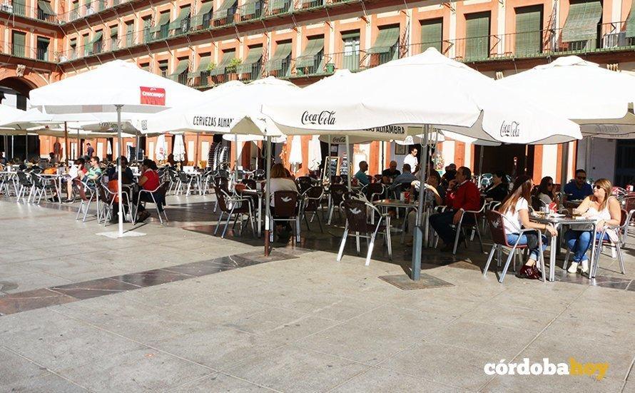 Los hosteleros denuncian que cada semana aumentan los ‘sinpas’ en Córdoba￼