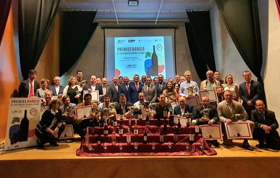 Las bodegas cooperativas manchegas triunfan en los premios Manojo 2022￼