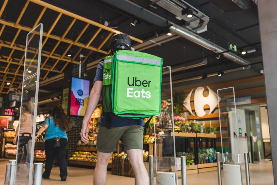 ​Carrefour y Uber Eats se asocian para llevar la compra a domicilio ￼