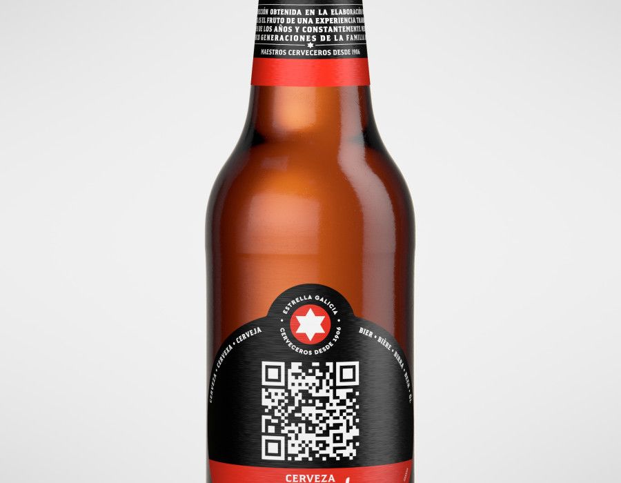 ​Estrella Galicia sustituye su nombre en la botella por un código QR ￼