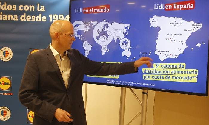 Lidl invierte 25 millones para comer terreno en «casa» de Mercadona y Consum