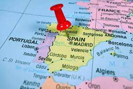 Las familias de Alcampo y Carrefour luchan por el liderato de España