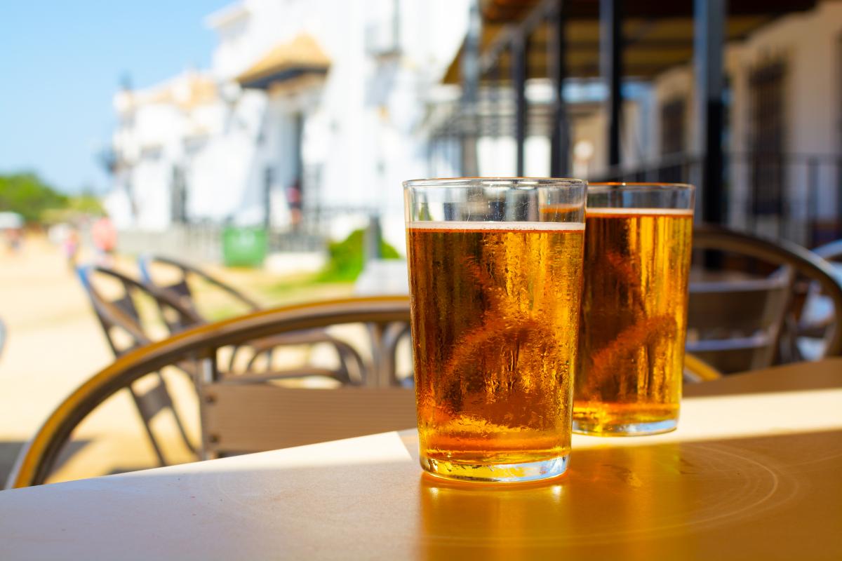 Llegan a España las terrazas cronometradas: tiempo máximo para tomarse la cerveza y mínimo de comensales￼