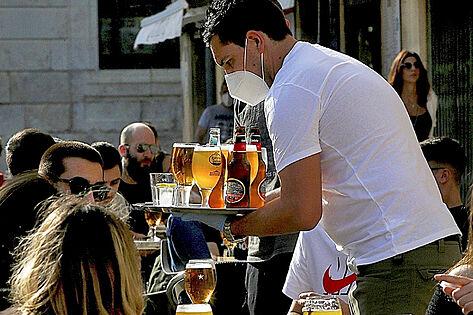 España pierde su caña de cerveza: el consumo cae siete puntos y el precio crece un 7%