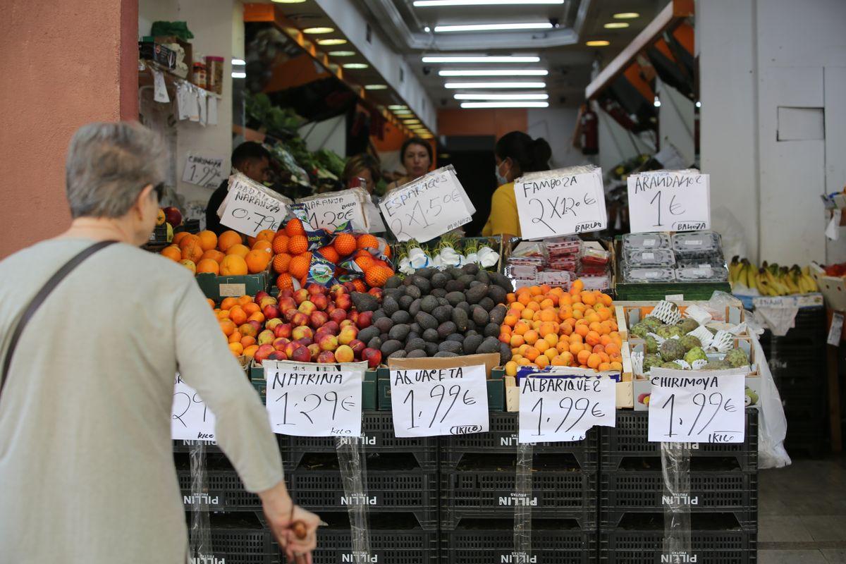 Las ventas del comercio minorista caen pese a la recuperación del turismo