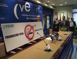 Los hosteleros prevén la «ruina absoluta» con la nueva ley antitabaco