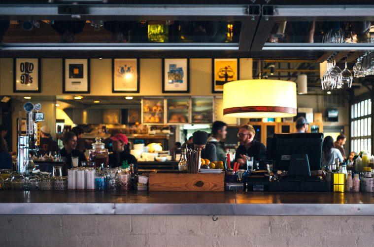 TURISMO Y HOSTELERÍA APORTARON LA MITAD DEL EMPLEO CREADO EN EL ÚLTIMO AÑO