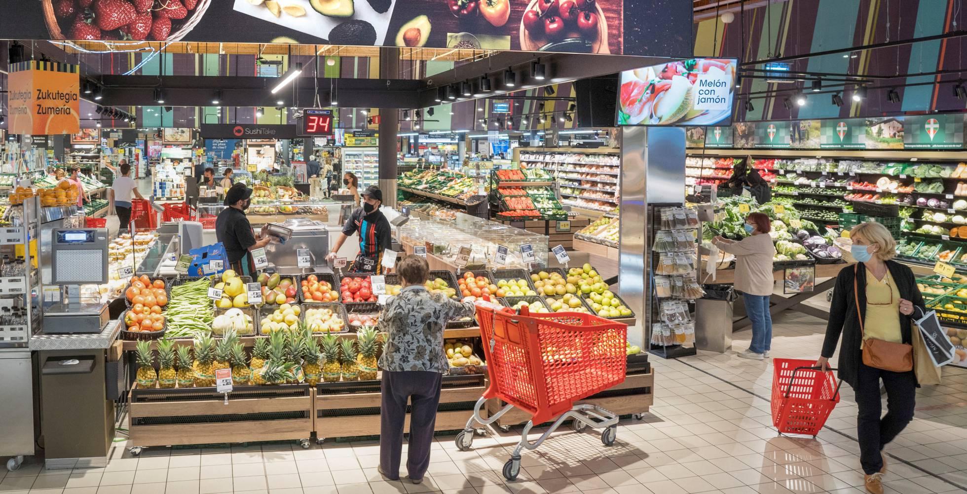Dia y Mercadona son las cadenas que más han elevado sus precios en un año, según la OCU