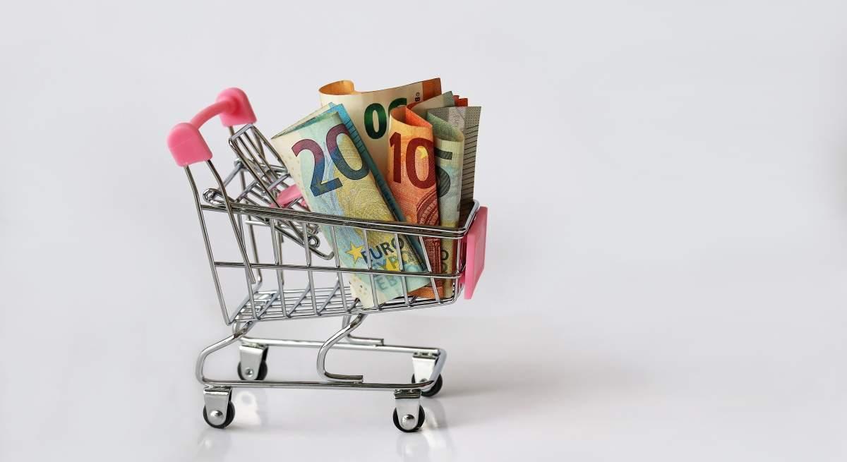 El gasto en la cesta de la compra se eleva casi un 11% en septiembre, con un alza del 32,3% en aceite