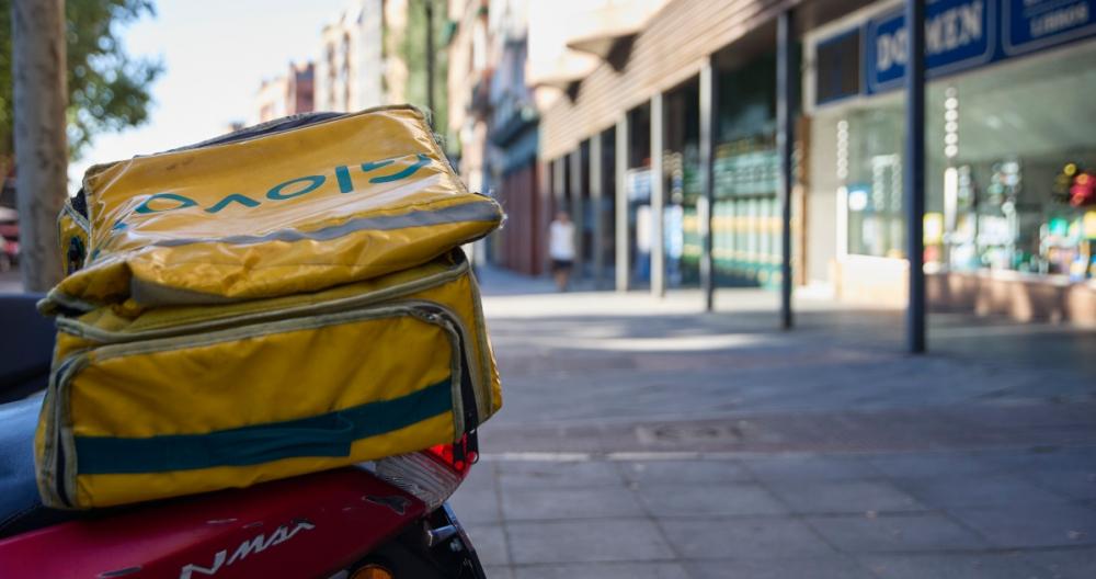 Glovo se enfrenta a sanciones laborales aún mayores en 2023 por los «riders»