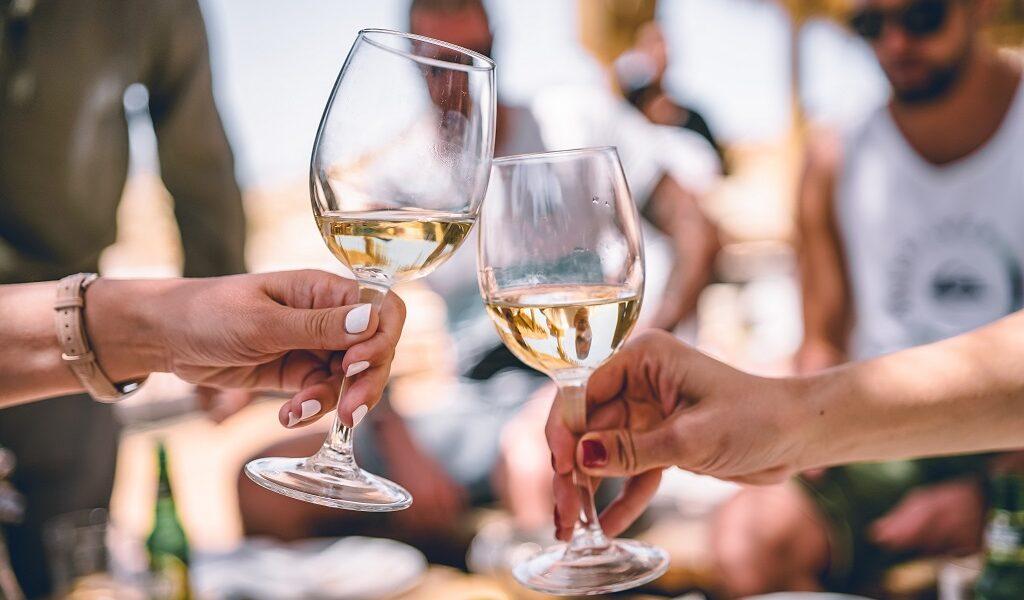 España aumenta en torno a un 50 % sus importaciones de vino￼