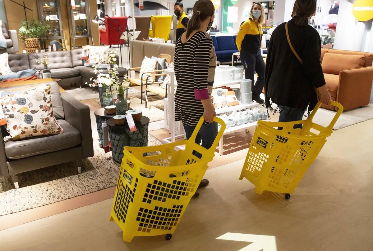 Las grandes tiendas se han empeñado en que te pierdas dentro de ellas.