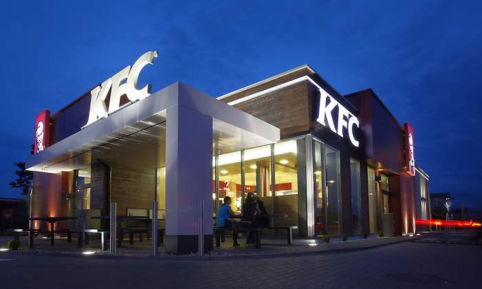 El coronel Sanders se retira de Rusia: KFC vende mil restaurantes que pasarán a ser Rostic’s