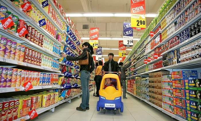 El comercio europeo tendrá que invertir 615.000 millones en ocho años en sostenibilidad, digitalización y talento