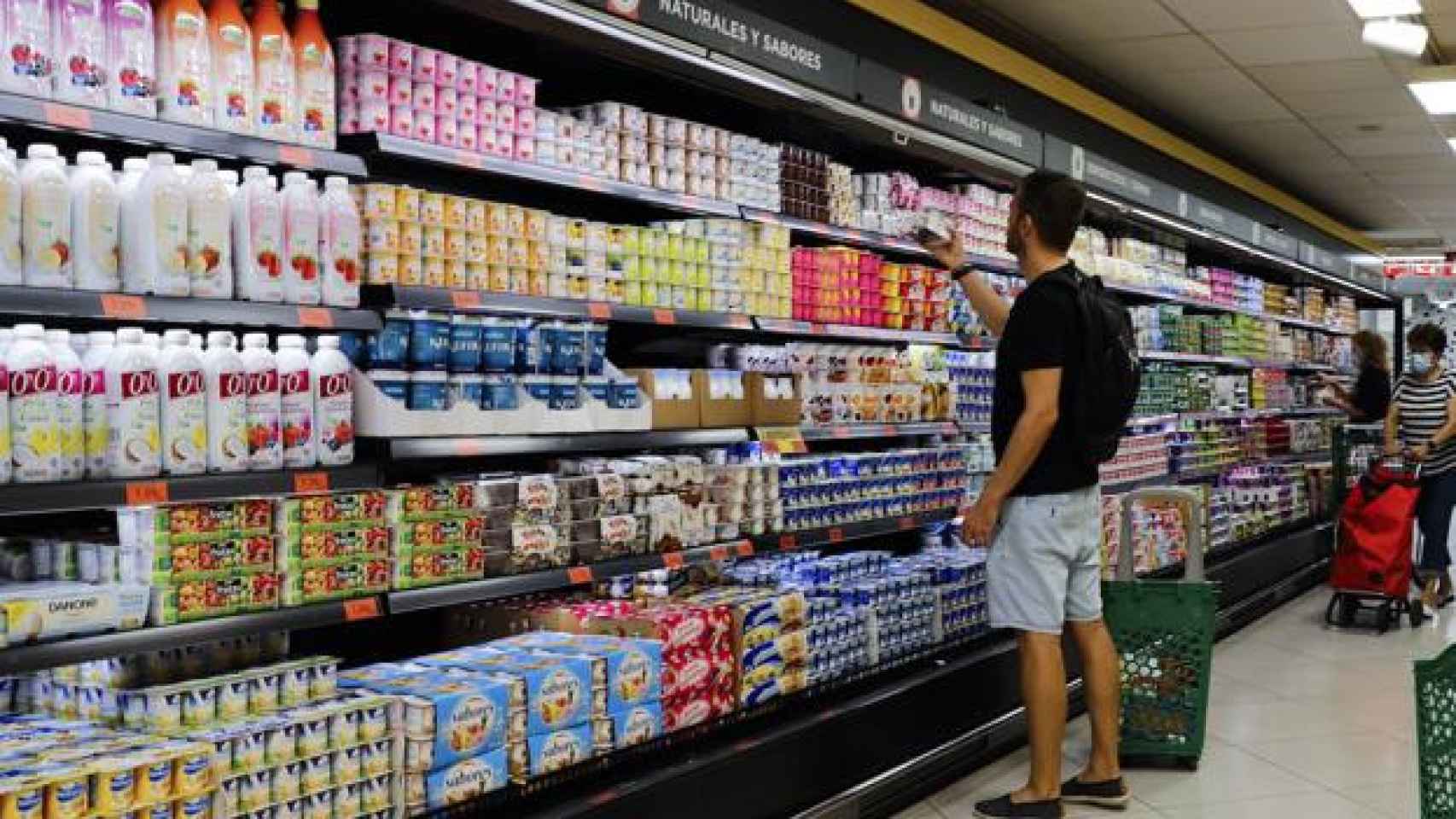 El auge de los club de fidelización de los «súper»: todos, menos Mercadona, buscan atrapar con descuentos