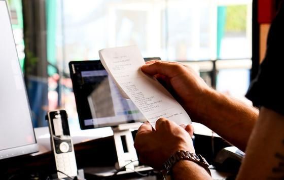 La inflación reduce el consumo de delivery de los españoles ￼￼
