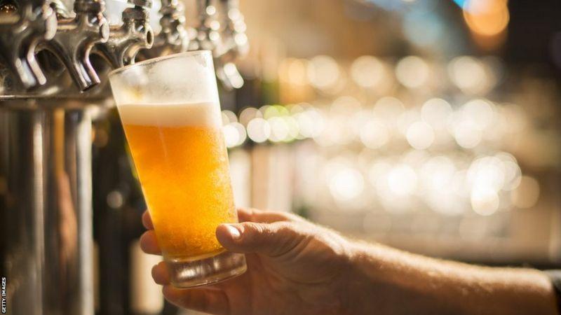 Qatar prohíbe la cerveza en los estadios del Mundial de Fútbol