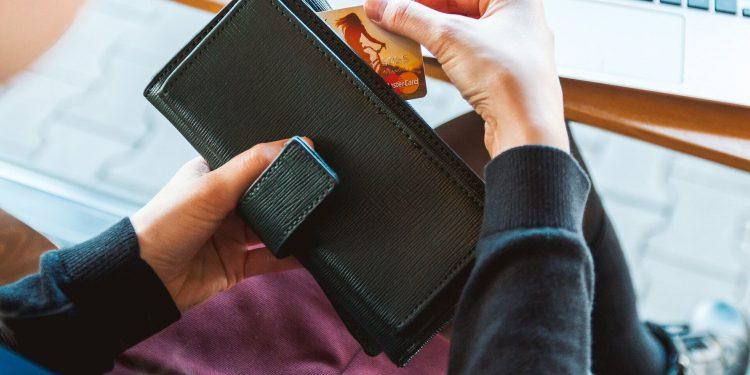 Los compradores online no están dispuestos a pagar por recibir sus paquetes ni por realizar devoluciones