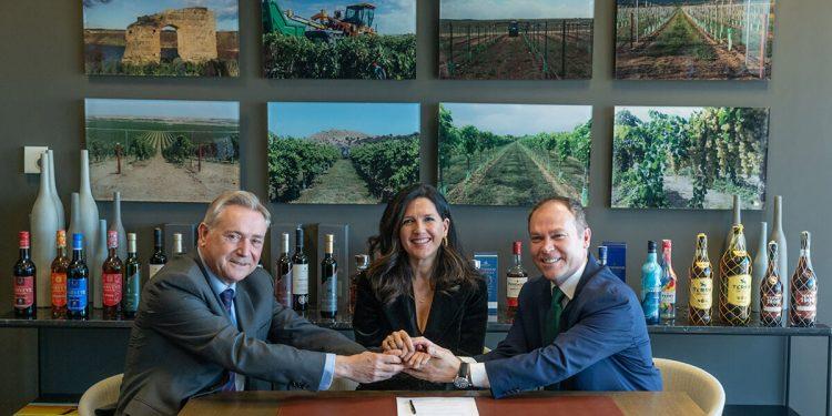 Varma distribuirá las marcas de brandys y vinos de Jerez de Grupo Emperador Spain
