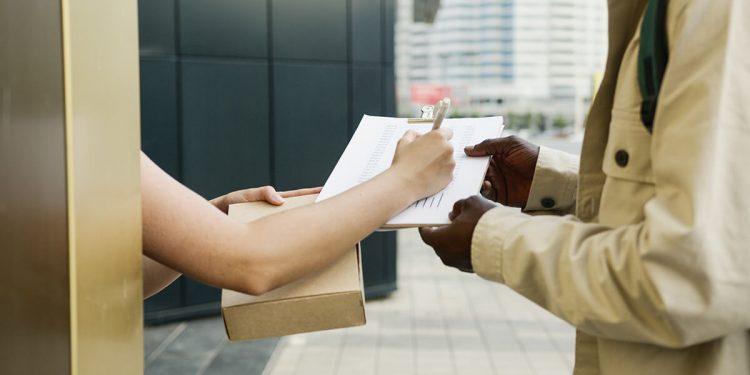 La patronal logística estima que los envíos para el Black Friday y la campaña navideña caerán un 5,3%