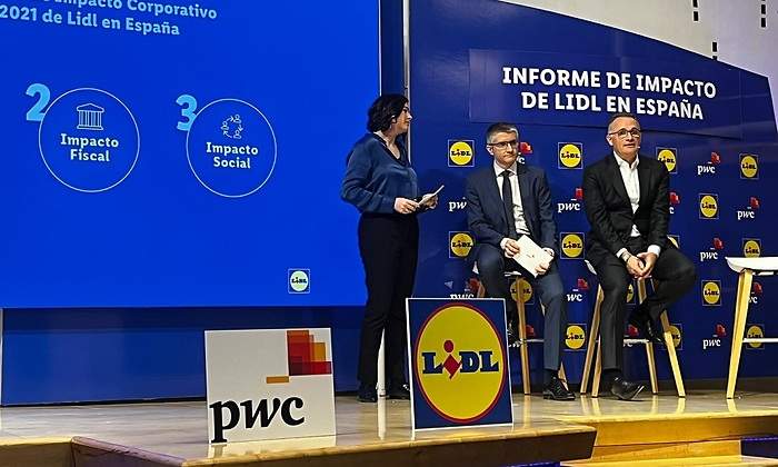 Lidl ya contribuye con 480 millones de euros al Estado y teme por sus márgenes en plena oleada fiscal