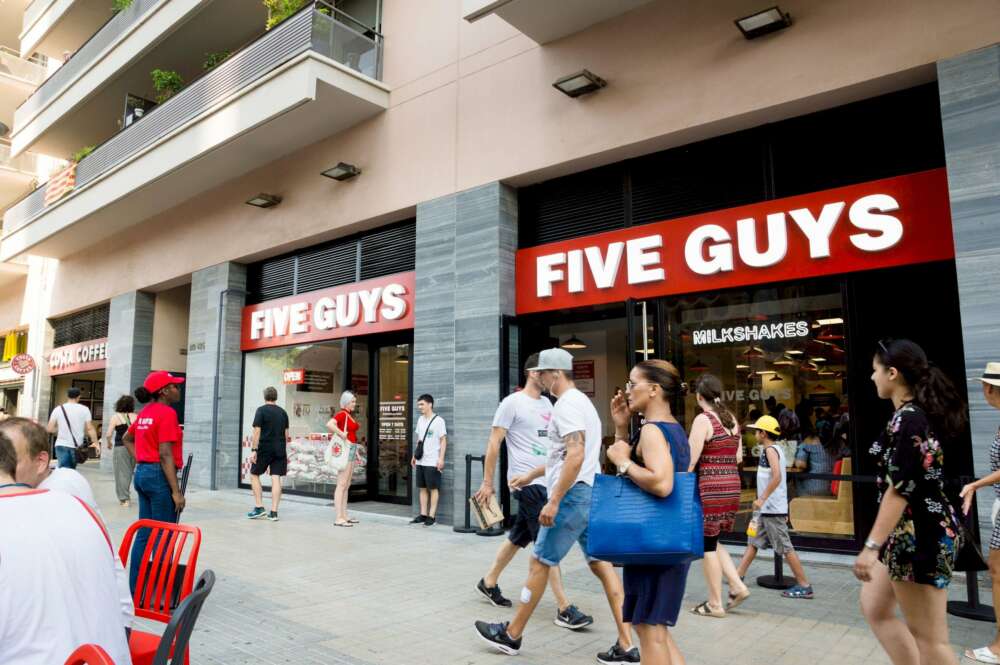 Five Guys acumula 37 millones en pérdidas desde su aterrizaje en España