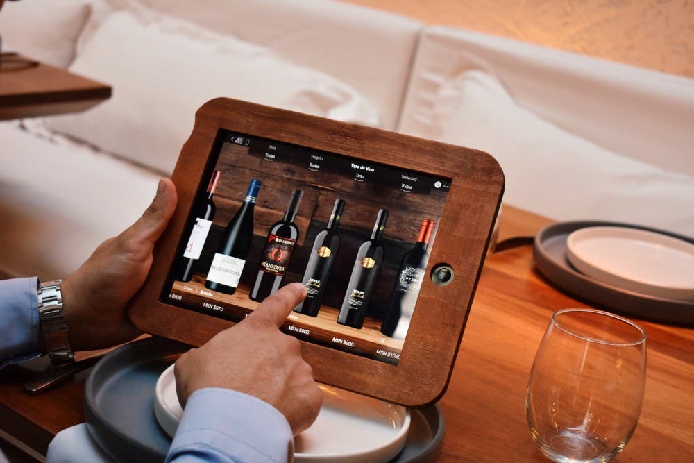 Aterriza en España WineAdvisor, el apoyo perfecto de la hostelería y los sumilleres