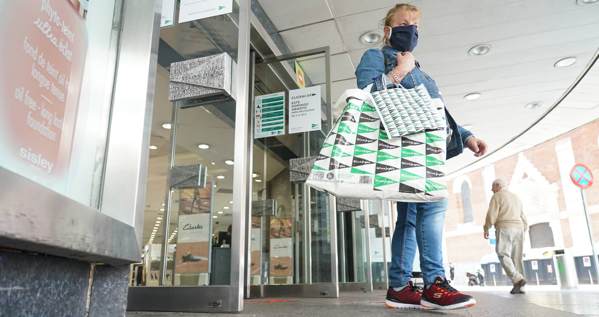 Patronal y sindicatos chocan en la primera reunión por el convenio de El Corte Inglés, Ikea y Carrefour