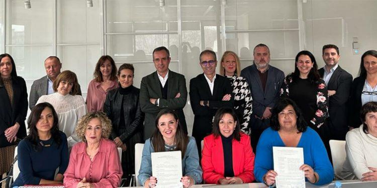 Firmado el primer convenio de grupo de supermercados Carrefour