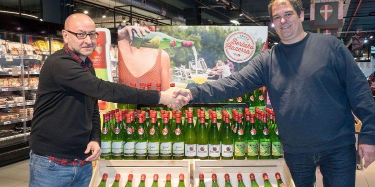 Eroski comprará este año más de un millón de litros de sidra elaborada en el País Vasco
