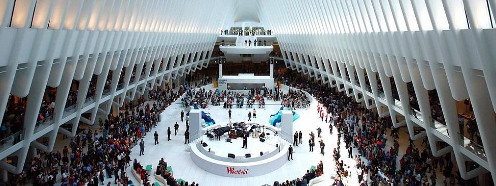 Los grandes del «mall» explotan el filón del retail español para elevar ingresos en 2022