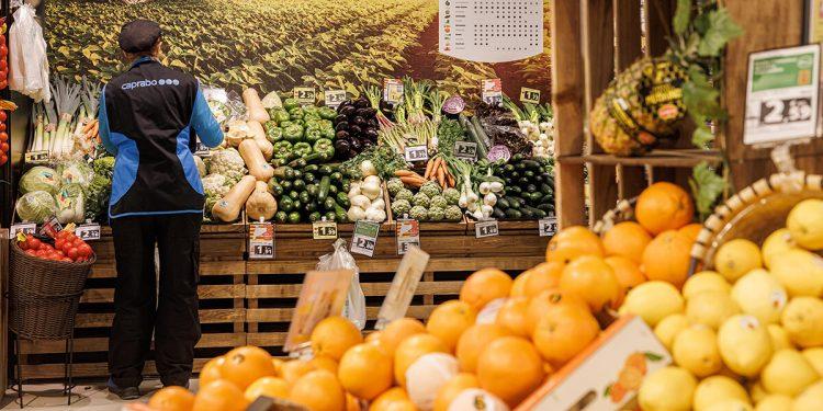 Caprabo invertirá más de dos millones de euros en ajustar el precio de un millar de productos